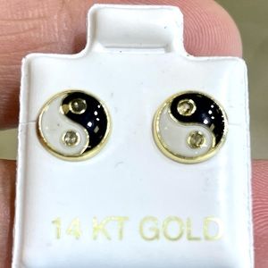 Solid Gold 14Karat 100 percent Yellow Gold Yin Yang Cz 8mm Stud Earring